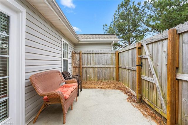 305 Glen Gate Circle, Kernersville, NC 27284