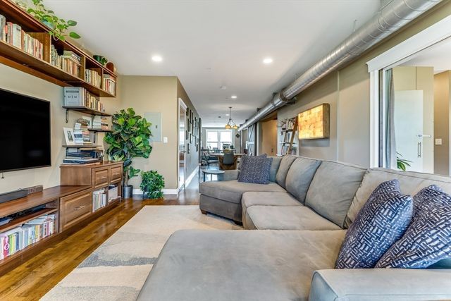 21 Park St 2, Somerville, MA 02143