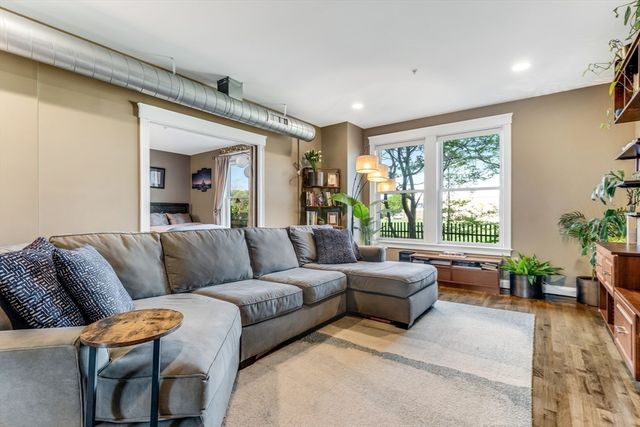 21 Park St 2, Somerville, MA 02143