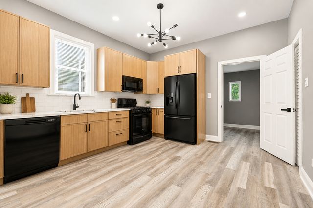 10916 S Wabash Avenue, Chicago, IL 60628