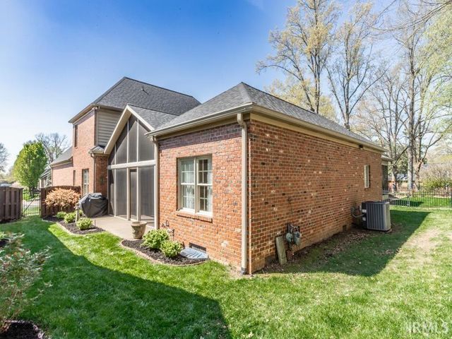 10386 Regent Court, Newburgh, IN 47630