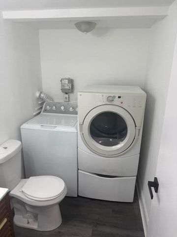 724 Springdale Circle, Palm Springs, FL 33461