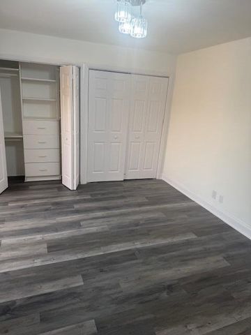 724 Springdale Circle, Palm Springs, FL 33461