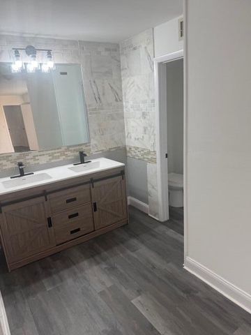 724 Springdale Circle, Palm Springs, FL 33461