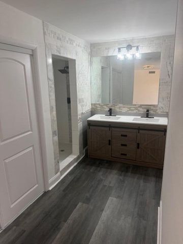 724 Springdale Circle, Palm Springs, FL 33461