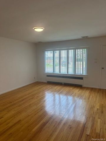 15724 20th Avenue, Whitestone, NY 11357
