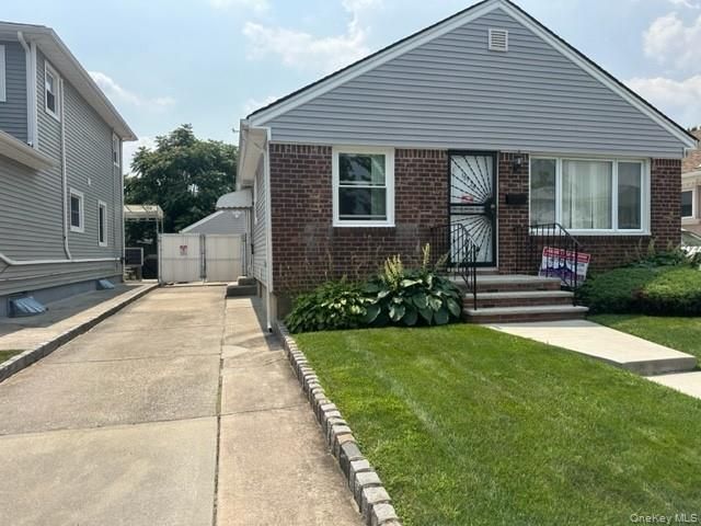 15724 20th Avenue, Whitestone, NY 11357