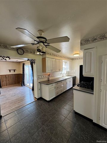 31263 Hayes Road, Warren, MI 48088