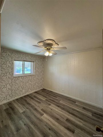 31263 Hayes Road, Warren, MI 48088