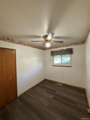 31263 Hayes Road, Warren, MI 48088