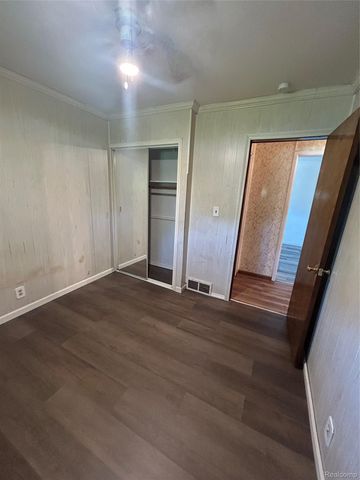 31263 Hayes Road, Warren, MI 48088