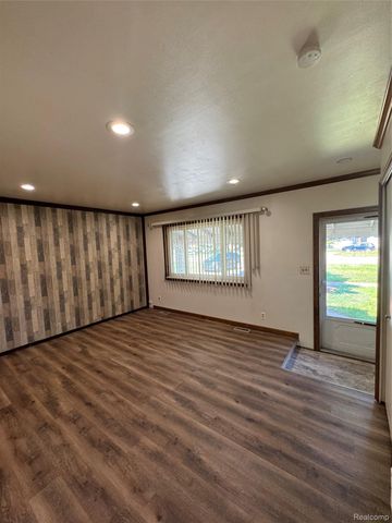 31263 Hayes Road, Warren, MI 48088