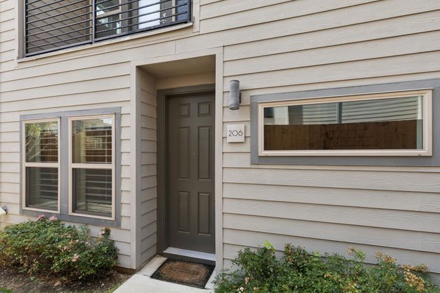 4226 Roseland Avenue 206, Dallas, TX 75204