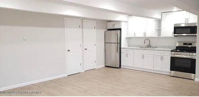 982 S Schodack Road, Castleton-on-hudson, NY 12033