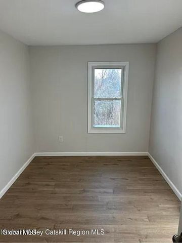 982 S Schodack Road, Castleton-on-hudson, NY 12033