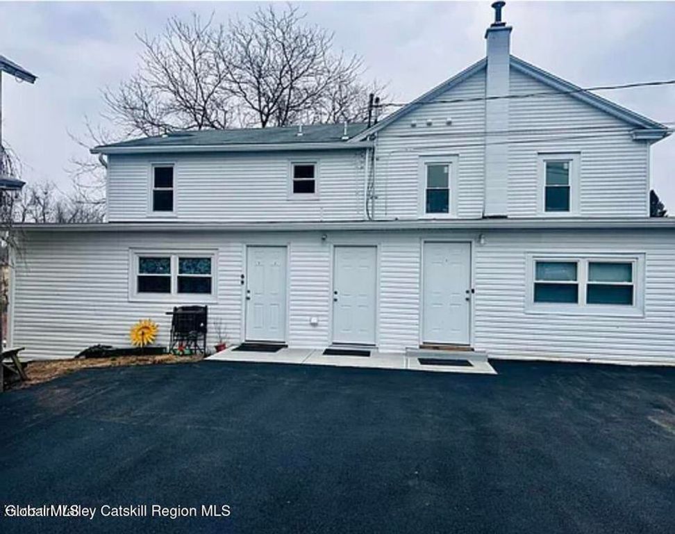 982 S Schodack Road, Castleton-on-hudson, NY 12033