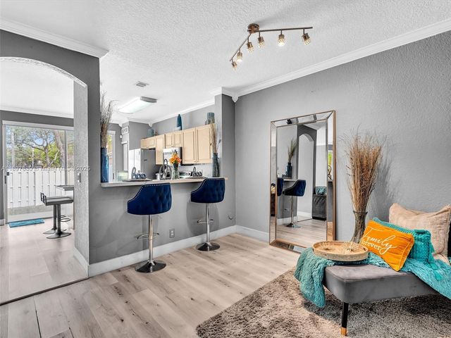 9125 NW 40th St, Sunrise, FL 33351