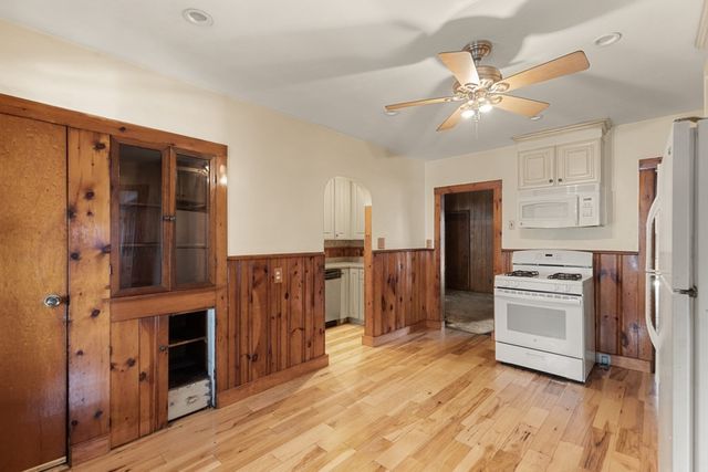 150 Falcon St, Boston, MA 02128