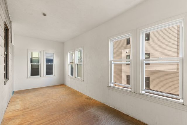 150 Falcon St, Boston, MA 02128