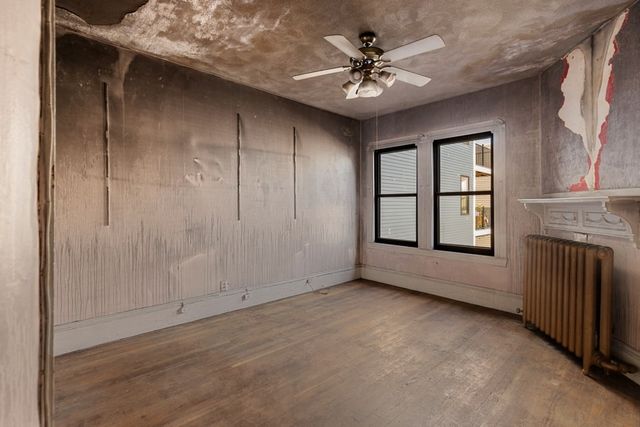 150 Falcon St, Boston, MA 02128