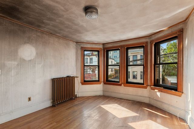 150 Falcon St, Boston, MA 02128
