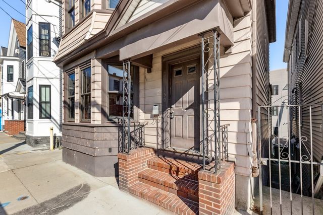 150 Falcon St, Boston, MA 02128
