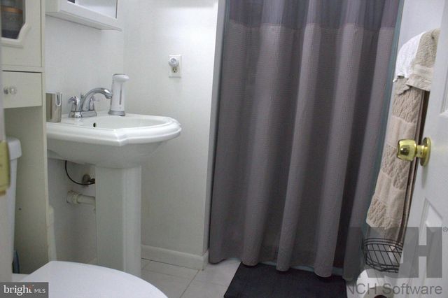 1902 VALLEY TER SE, Washington, DC 20032