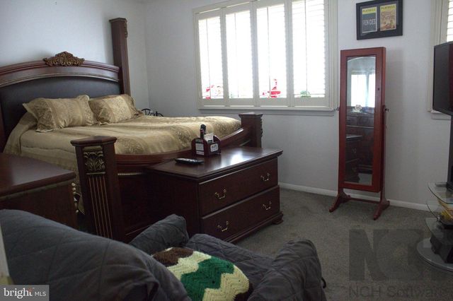1902 VALLEY TER SE, Washington, DC 20032