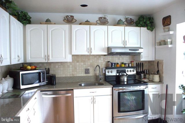1902 VALLEY TER SE, Washington, DC 20032