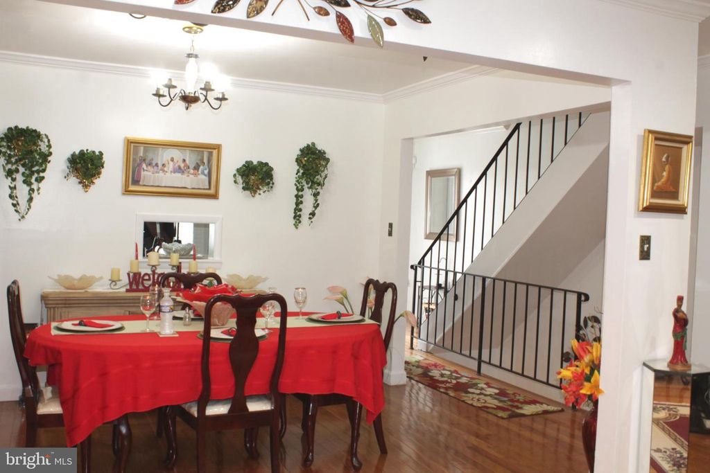 1902 VALLEY TER SE, Washington, DC 20032