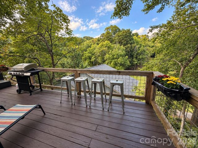 486 Oxford Road, Lake Junaluska, NC 28745