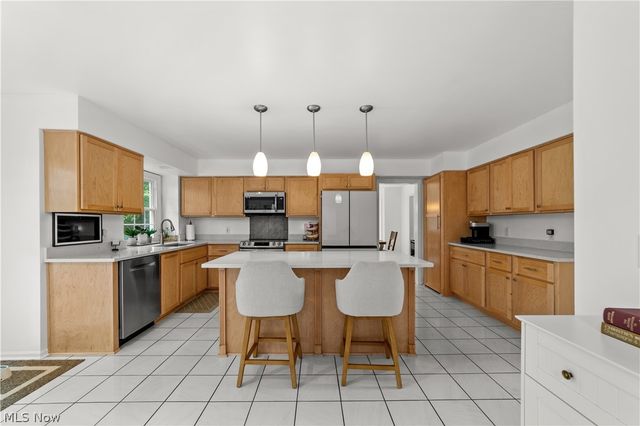 20116 Ellsworth Drive, Strongsville, OH 44149
