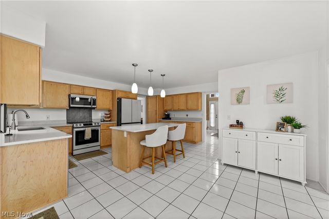 20116 Ellsworth Drive, Strongsville, OH 44149