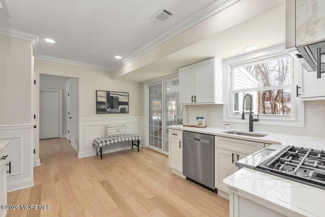 4 Templer Way, Hazlet, NJ 07730