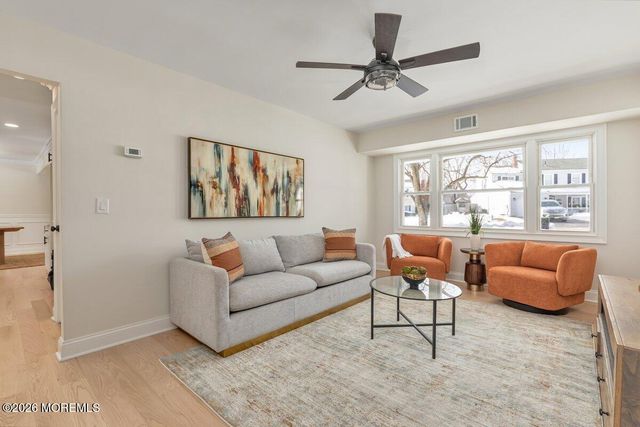 4 Templer Way, Hazlet, NJ 07730