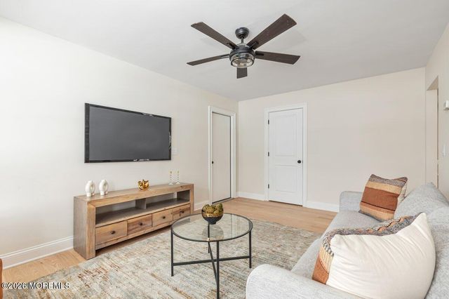 4 Templer Way, Hazlet, NJ 07730