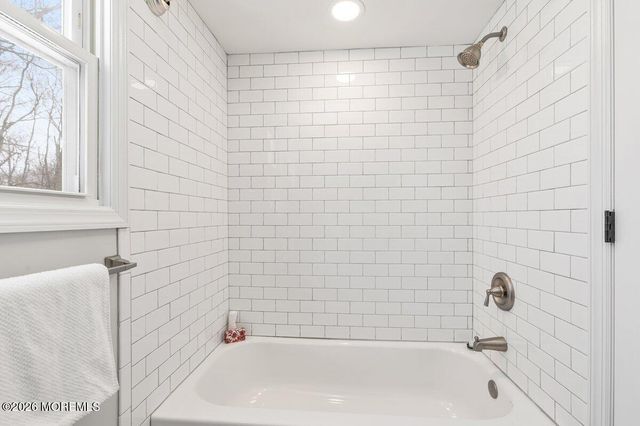 4 Templer Way, Hazlet, NJ 07730