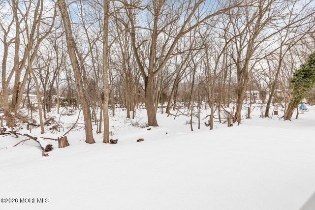 4 Templer Way, Hazlet, NJ 07730