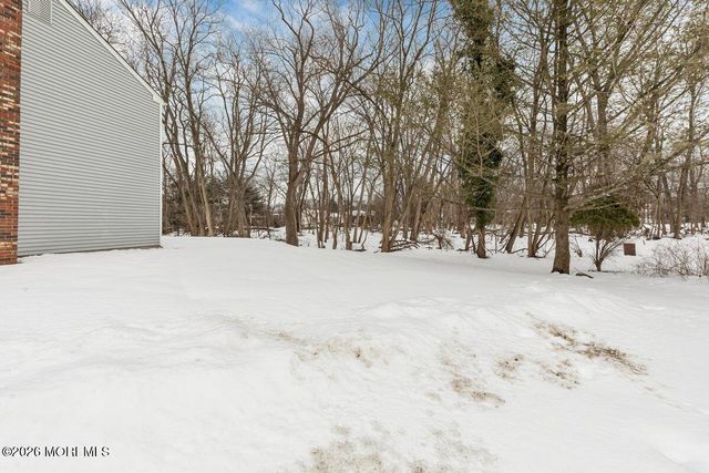 4 Templer Way, Hazlet, NJ 07730