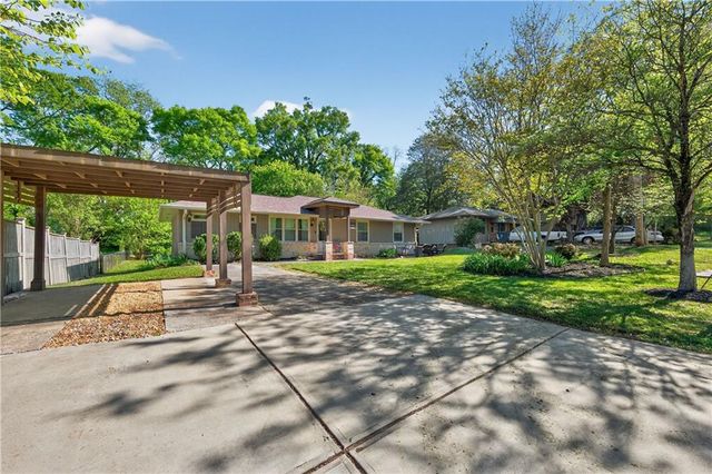 4404 Robinson Street, Acworth, GA 30101