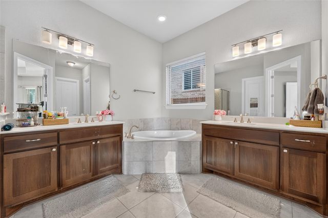 137 Claiborne Lake LN, Georgetown, TX 78628