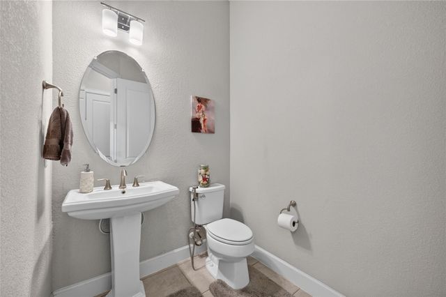 137 Claiborne Lake LN, Georgetown, TX 78628