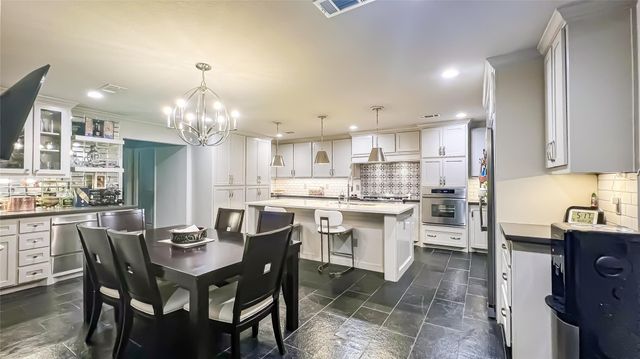1106 Kipp Avenue, Kemah, TX 77565