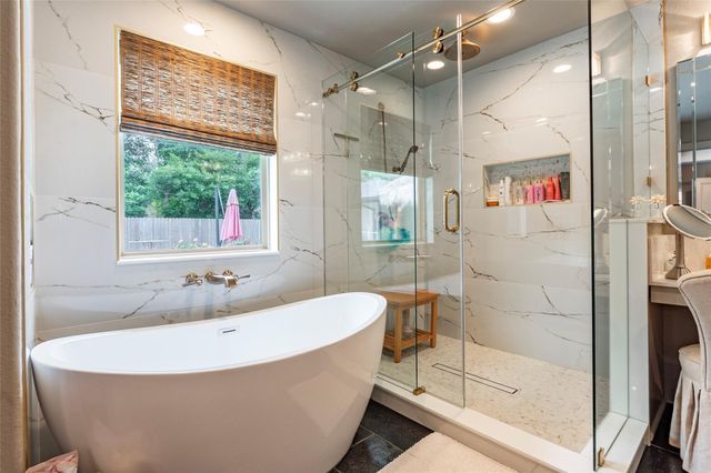 1106 Kipp Avenue, Kemah, TX 77565