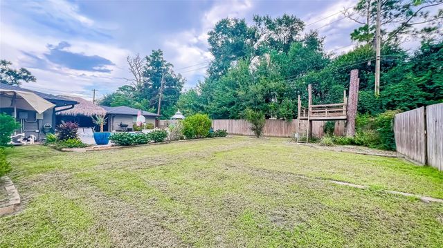 1106 Kipp Avenue, Kemah, TX 77565