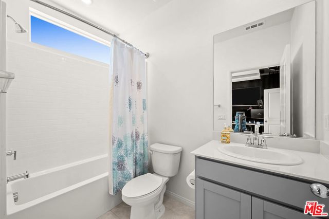 8408 N Fresco Way, Northridge, CA 91325
