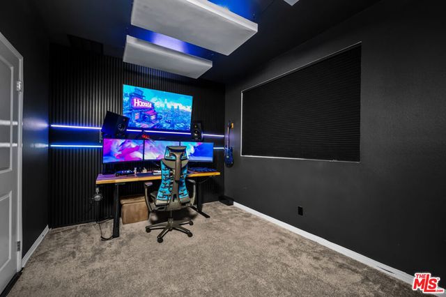 8408 N Fresco Way, Northridge, CA 91325