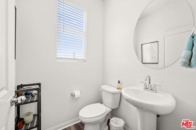 8408 N Fresco Way, Northridge, CA 91325