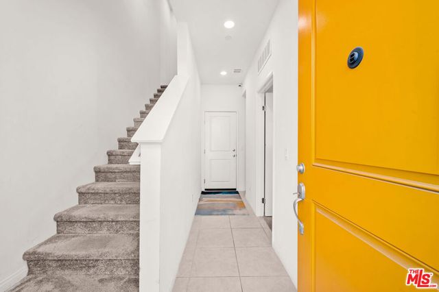 8408 N Fresco Way, Northridge, CA 91325