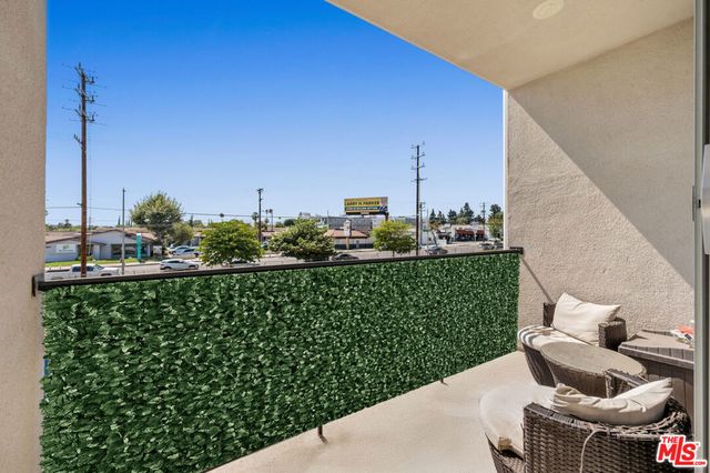 8408 N Fresco Way, Northridge, CA 91325